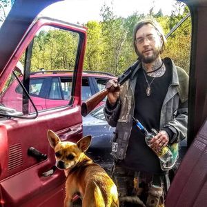 Meet your Posher, Dennis